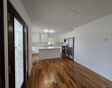 54 Madison Avenue - Photo Thumbnail 3