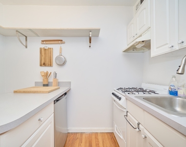 223 E 58th Street - Photo Thumbnail 4