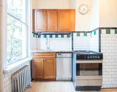 152 N 8th Street - Photo Thumbnail 2