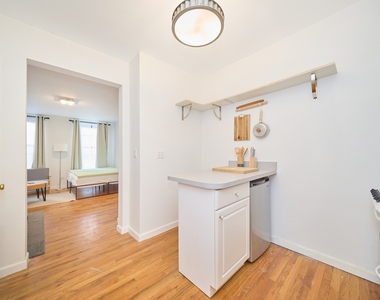 223 E 58th Street - Photo Thumbnail 3