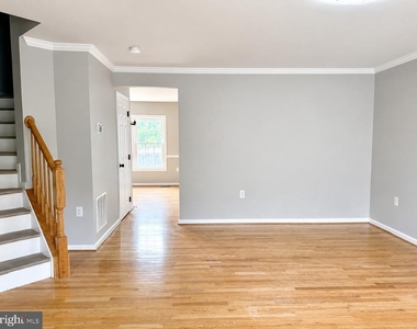 20 Dunlap Drive - Photo Thumbnail 2
