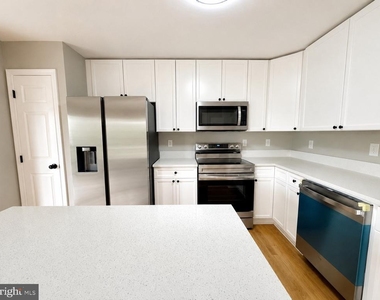 20 Dunlap Drive - Photo Thumbnail 10