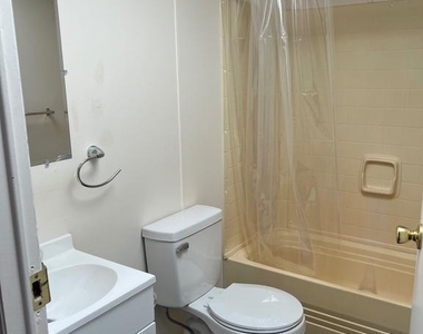 111 Dugan Court - Photo Thumbnail 5