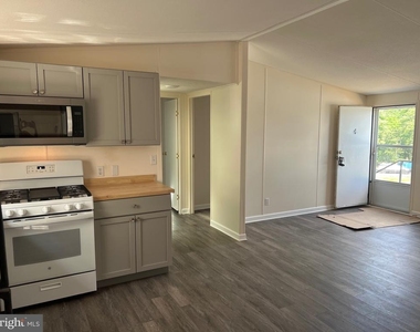 111 Dugan Court - Photo Thumbnail 12