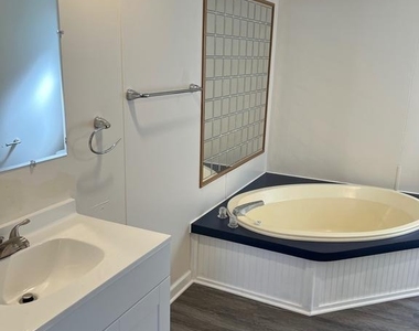 111 Dugan Court - Photo Thumbnail 8