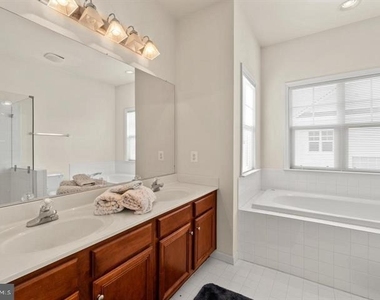 14160 Catbird Drive - Photo Thumbnail 21