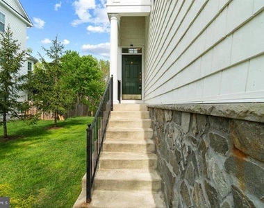 14160 Catbird Drive - Photo Thumbnail 7