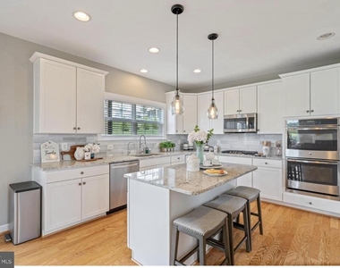 3028 Landing Eagle Court - Photo Thumbnail 6
