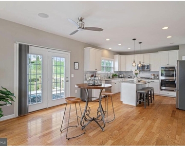 3028 Landing Eagle Court - Photo Thumbnail 7