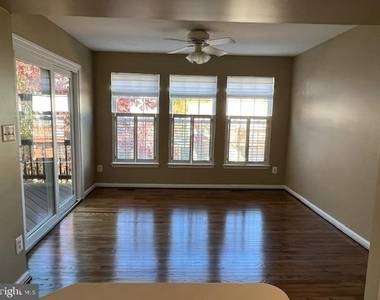 4940 Marshlake Lane - Photo Thumbnail 17