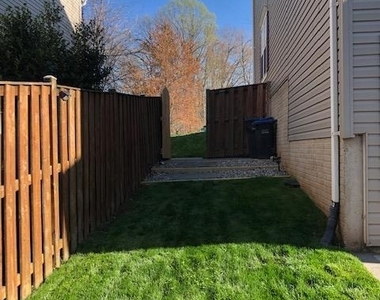 4940 Marshlake Lane - Photo Thumbnail 10