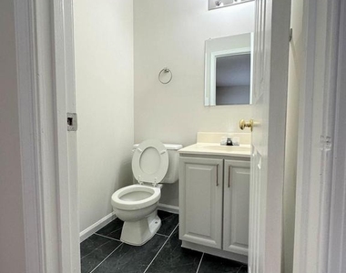 7822 Brookview Court - Photo Thumbnail 11