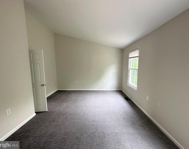 7822 Brookview Court - Photo Thumbnail 12