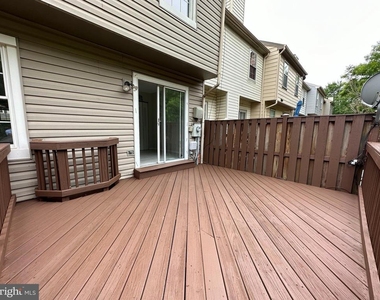 7822 Brookview Court - Photo Thumbnail 10