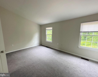 7822 Brookview Court - Photo Thumbnail 13