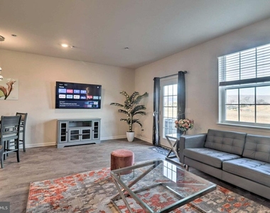 158 Allison Drive - Photo Thumbnail 3