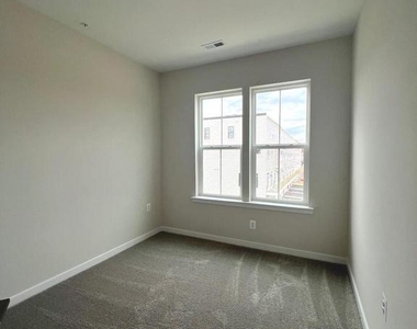 22782 Hanson Overlook Terrace - Photo Thumbnail 19
