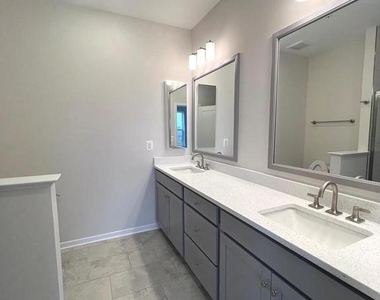 22782 Hanson Overlook Terrace - Photo Thumbnail 13