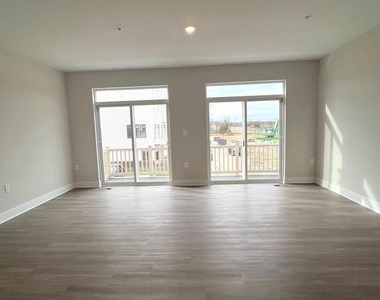 22782 Hanson Overlook Terrace - Photo Thumbnail 7