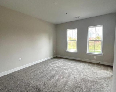 22782 Hanson Overlook Terrace - Photo Thumbnail 4