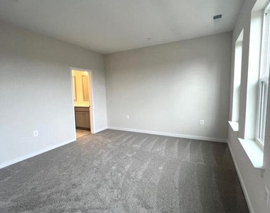 22782 Hanson Overlook Terrace - Photo Thumbnail 28