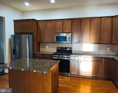 20792 Exchange Street - Photo Thumbnail 11