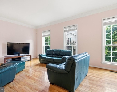 20866 Trinity Square - Photo Thumbnail 6