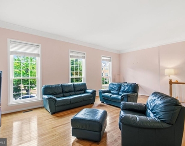 20866 Trinity Square - Photo Thumbnail 7