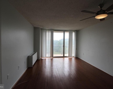 1225 Martha Custis Drive - Photo Thumbnail 5