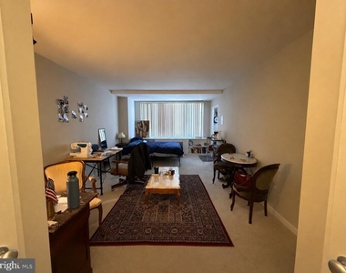1121 Arlington Boulevard - Photo Thumbnail 3