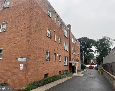 500 S Courthouse Road - Photo Thumbnail 2