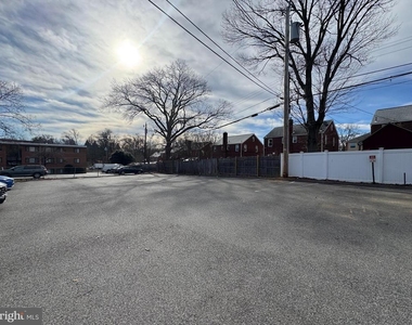 500 S Courthouse Road - Photo Thumbnail 15