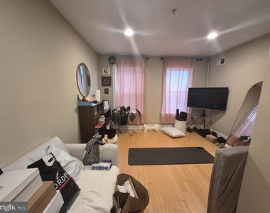 2544 Montrose Street - Photo Thumbnail 6
