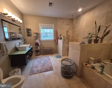 2544 Montrose Street - Photo Thumbnail 13
