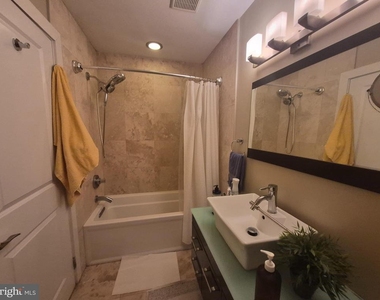 2544 Montrose Street - Photo Thumbnail 9