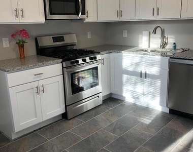 2313 Gaul Street - Photo Thumbnail 11