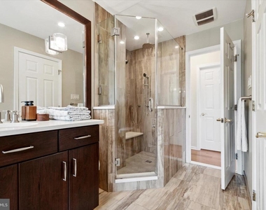 201 Pine Avenue - Photo Thumbnail 18