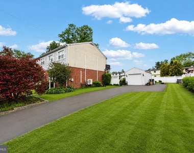 728 Pennbrook Avenue - Photo Thumbnail 2