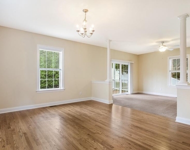 831 N Jackson Street - Photo Thumbnail 7