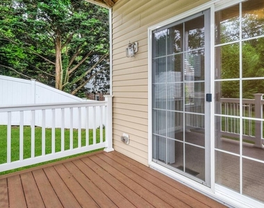 831 N Jackson Street - Photo Thumbnail 11