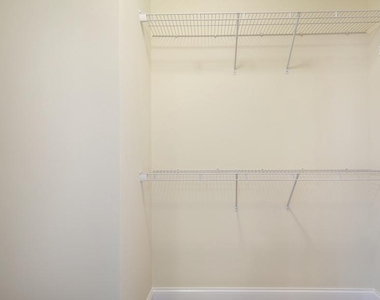 831 N Jackson Street - Photo Thumbnail 17