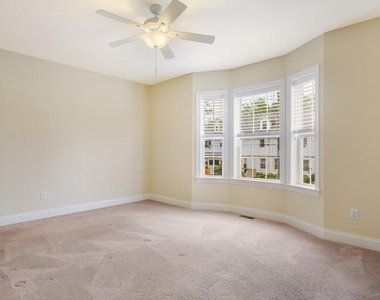 831 N Jackson Street - Photo Thumbnail 15
