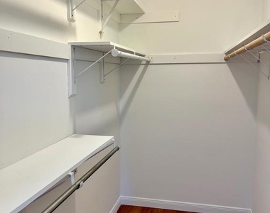 306 Worthington Drive - Photo Thumbnail 9