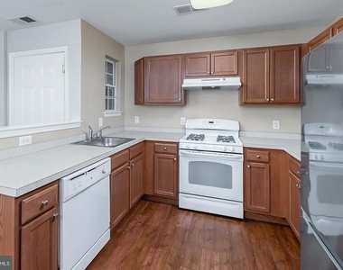 1122 Tristram Circle - Photo Thumbnail 8