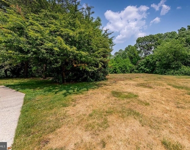 1122 Tristram Circle - Photo Thumbnail 14