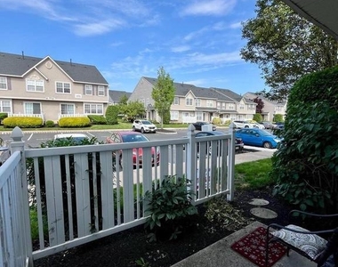 4201 Grenwich Lane - Photo Thumbnail 12