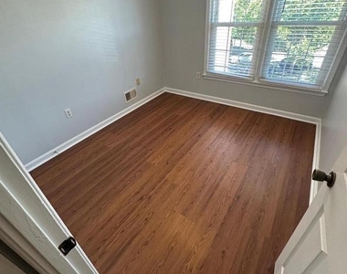 11546 Cosca Park Place - Photo Thumbnail 30
