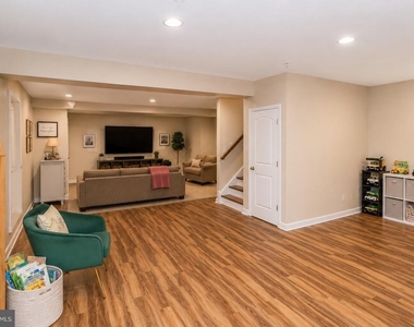 9203 Rice Avenue - Photo Thumbnail 47