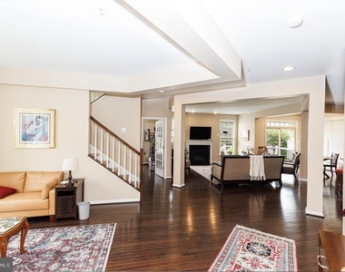 9203 Rice Avenue - Photo Thumbnail 3