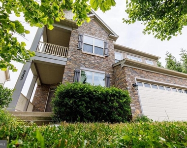 9203 Rice Avenue - Photo Thumbnail 2